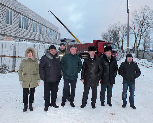 Артем Кавинов взял на контроль решение вопроса по строительству детской площадки и ремонту двух ДК в Тонкинском районе Нижегородской области